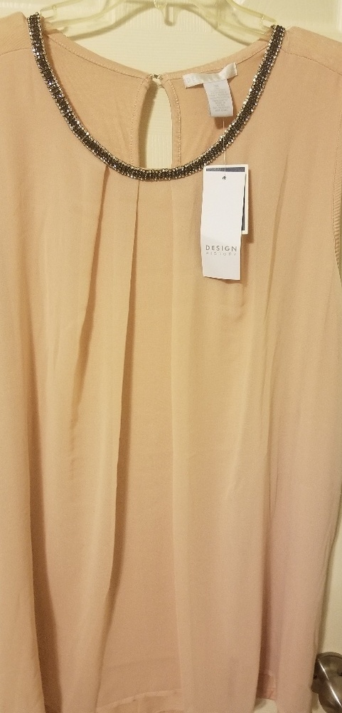 Light pink sleeveless top